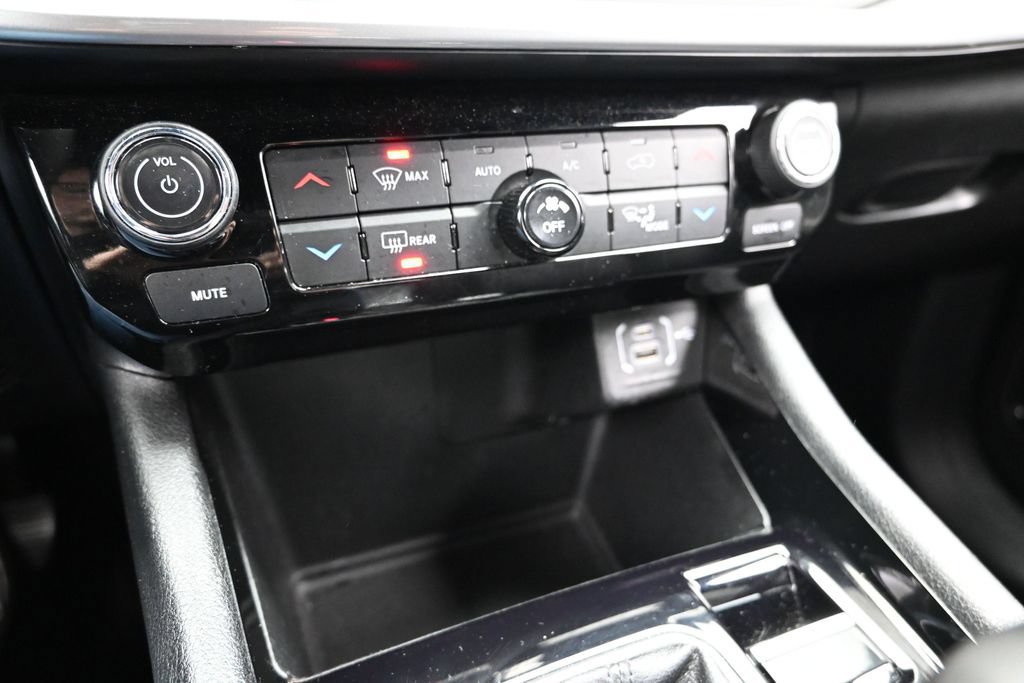 Used 2025 Jeep Compass Limited AWD/4WD image 43