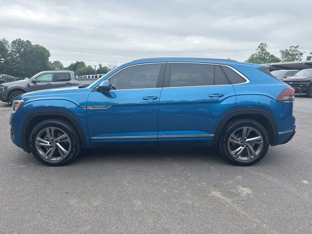 Used 2024 Volkswagen Atlas Cross Sport SEL R-Line AWD/4WD image 2