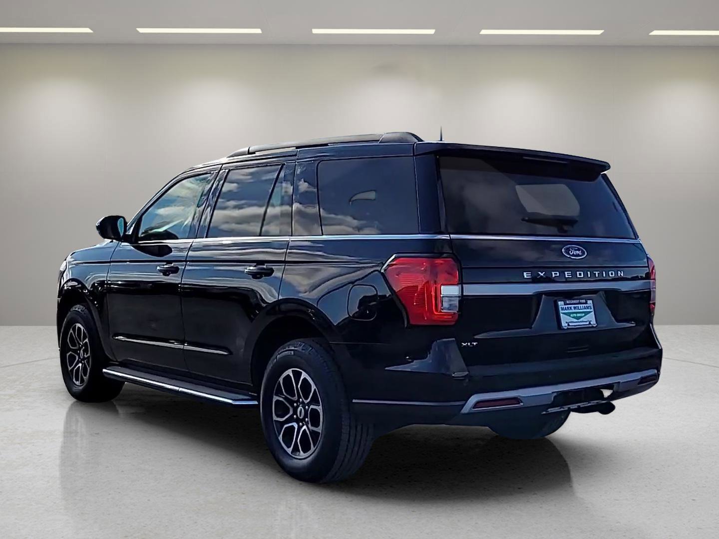 Certified 2022 Ford Expedition XLT image 3