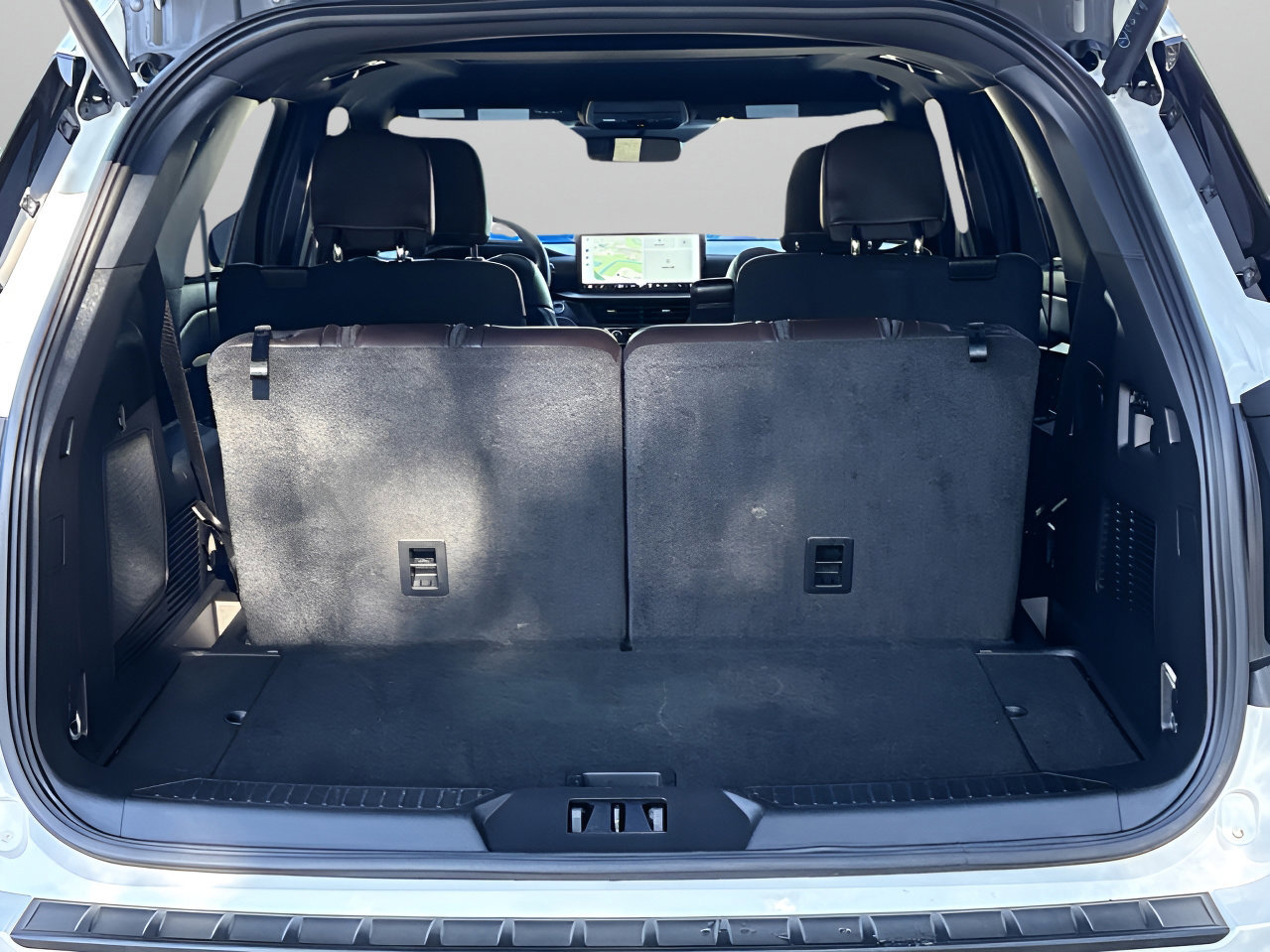 Certified 2025 Ford Explorer Platinum w/ Ultimate Package image 8