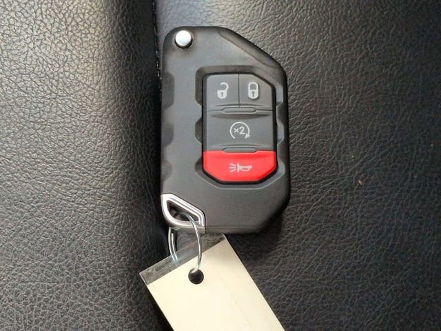 Used 2021 Jeep Gladiator Overland w/ Popular Equipment Package AWD/4WD image 28