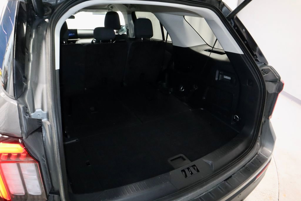 Certified 2025 Ford Explorer Active AWD/4WD image 13