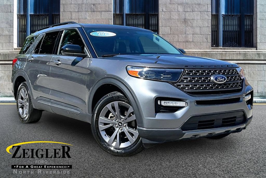 Certified 2023 Ford Explorer XLT w/ Equipment Group 202A AWD/4WD image 1