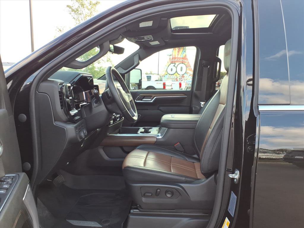 Used 2024 Chevrolet Silverado 2500 High Country w/ High Country Premium Package image 12