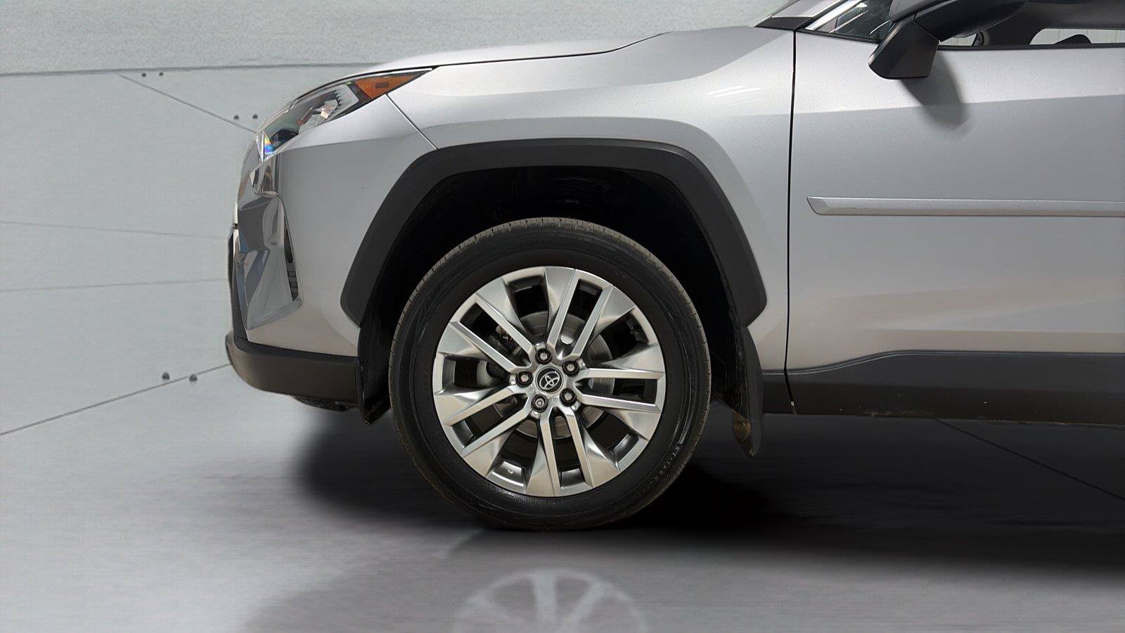Used 2020 Toyota RAV4 XLE Premium AWD/4WD image 26
