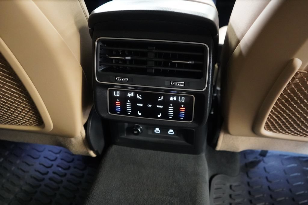 Used 2022 Audi Q8 Prestige w/ Prestige Package AWD/4WD image 25