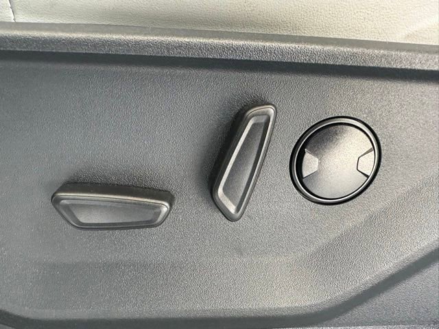 Certified 2025 Ford Expedition Max Platinum w/ Driver's Package AWD/4WD image 32