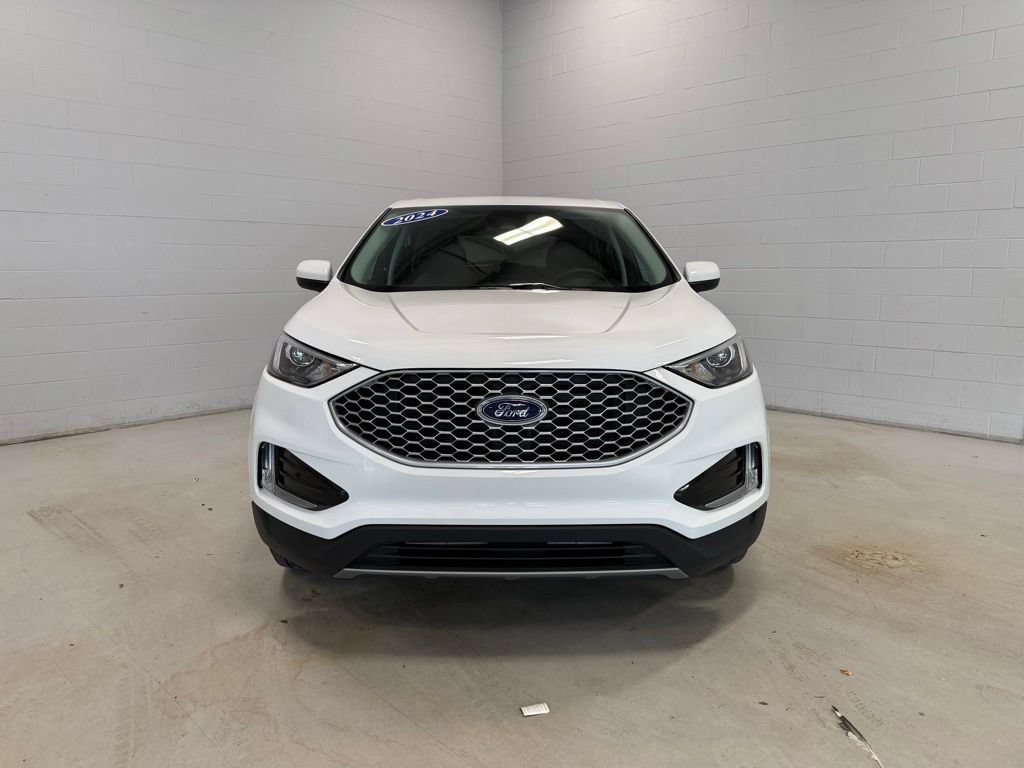 Certified 2024 Ford Edge SEL w/ Convenience Package AWD/4WD image 2