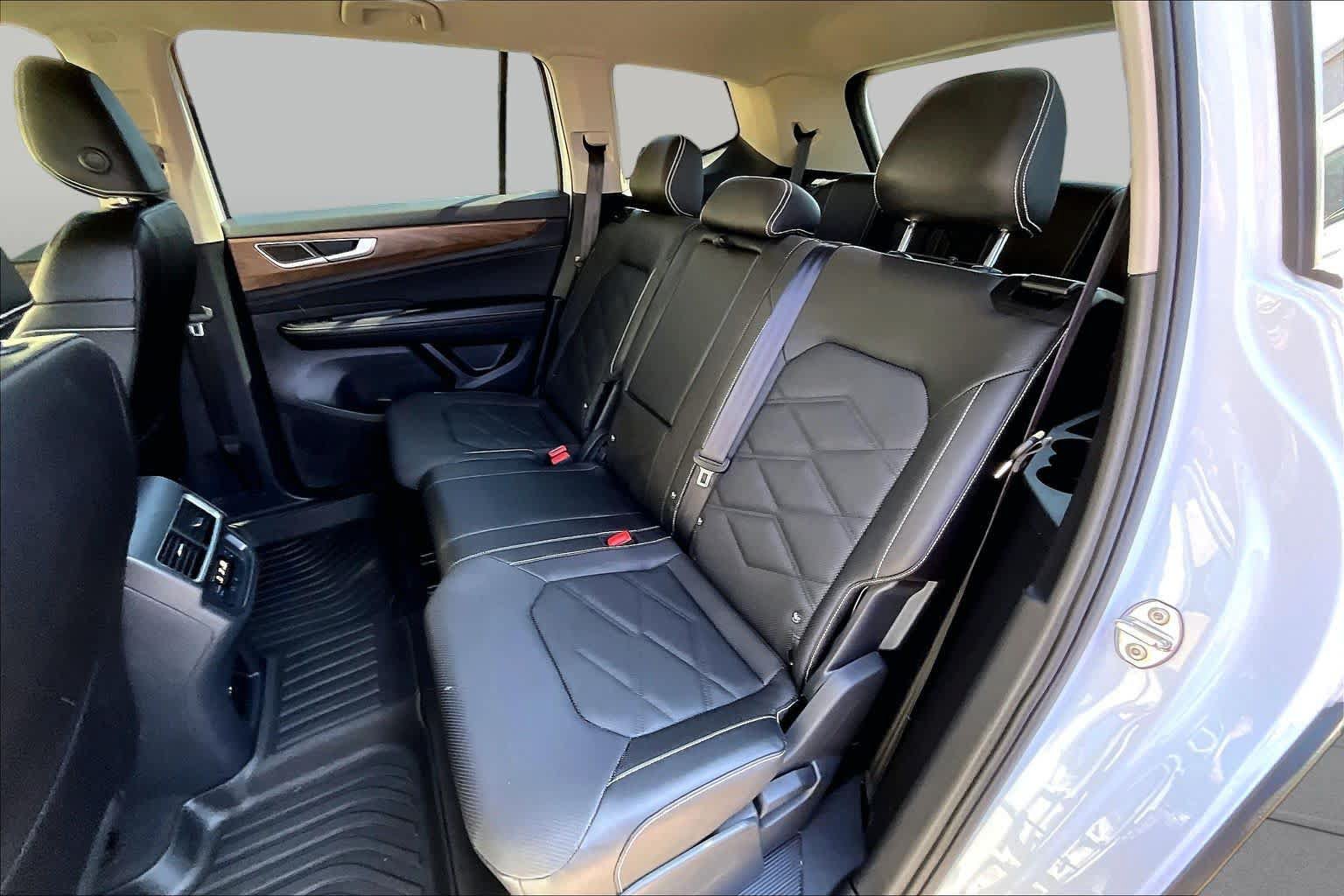 Used 2025 Volkswagen Atlas SE FWD image 21