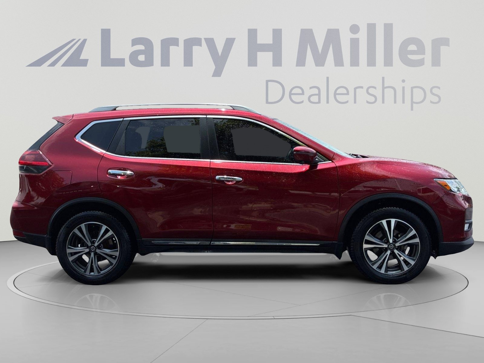 Used 2018 Nissan Rogue SL w/ Premium Package FWD image 6