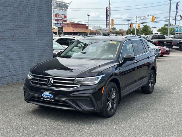Used 2022 Volkswagen Tiguan SE AWD/4WD image 33