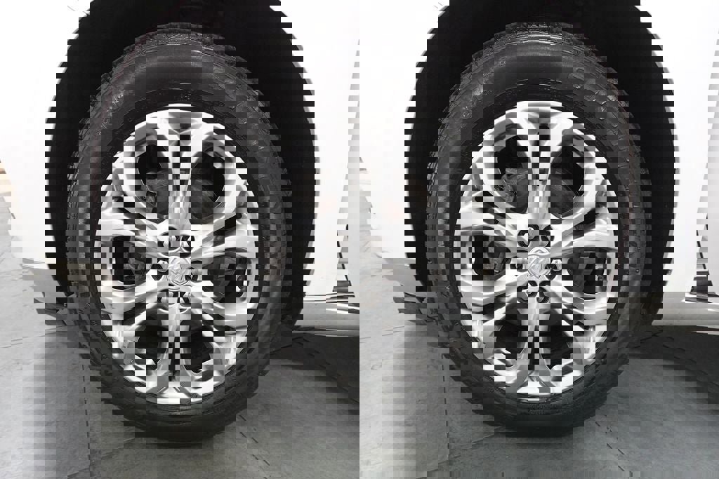 Used 2018 Buick Enclave Avenir w/ Avenir Technology Package AWD/4WD image 39