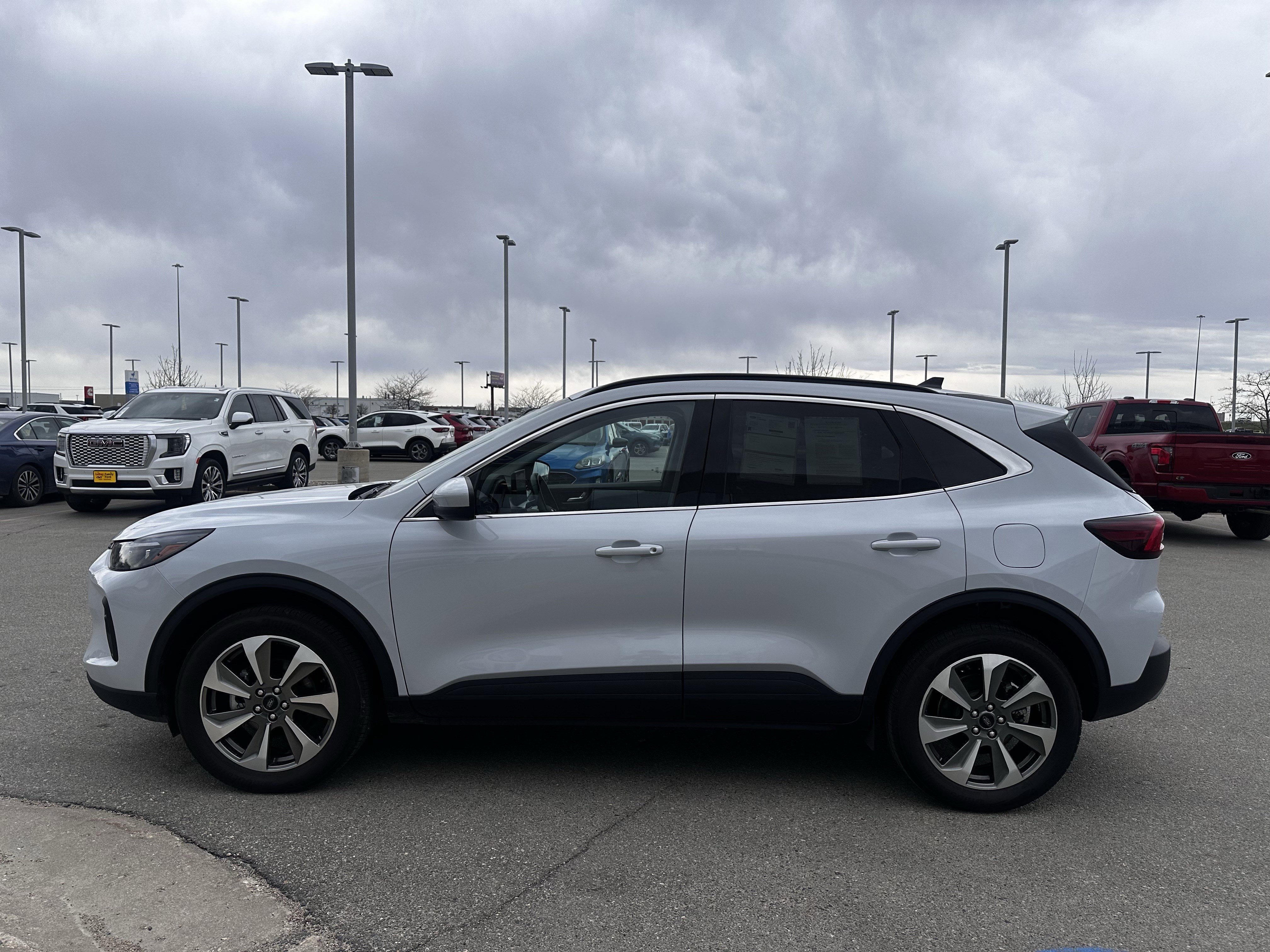 Certified 2025 Ford Escape Platinum AWD/4WD image 4