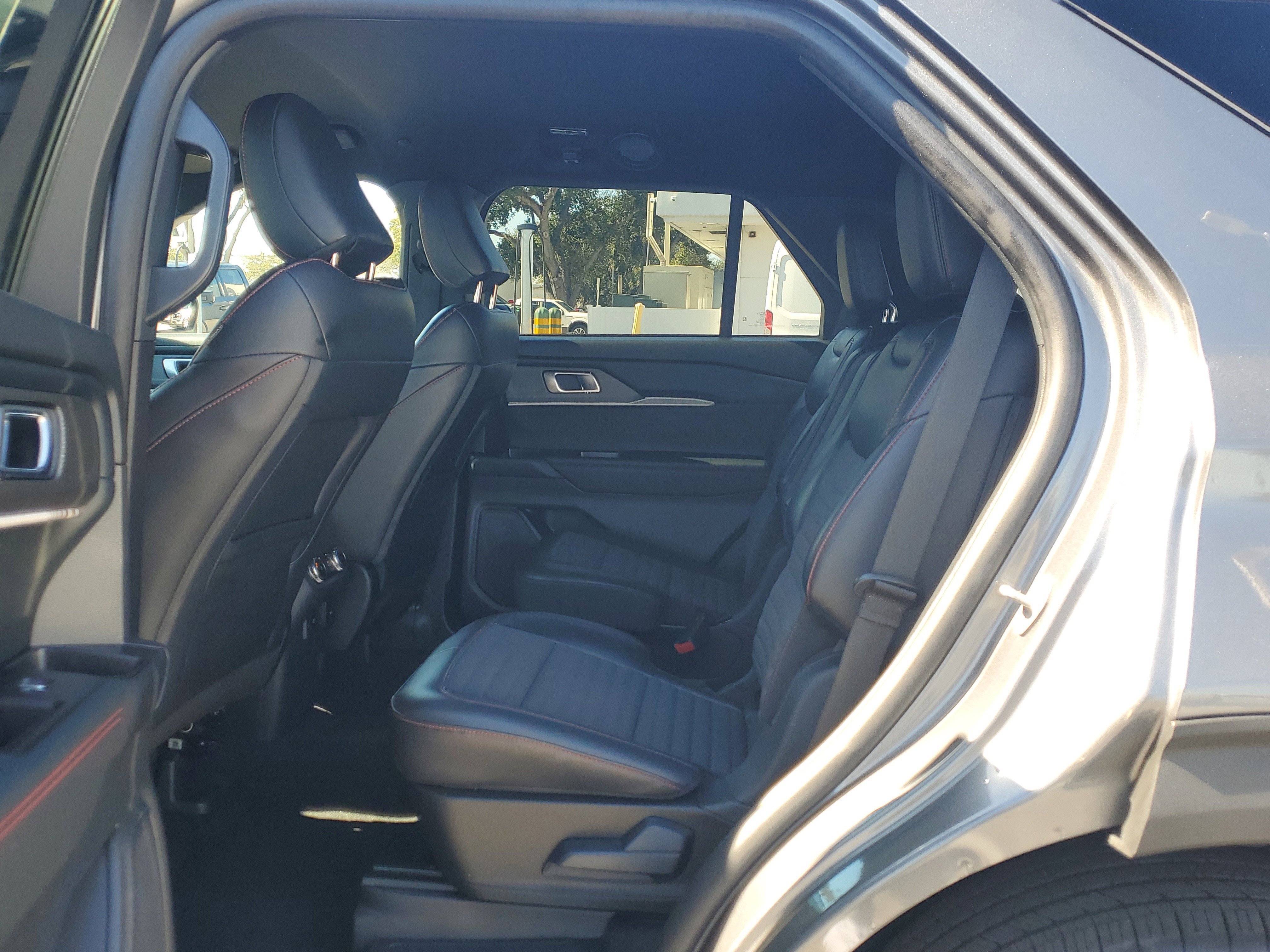 Certified 2025 Ford Explorer ST-Line image 14