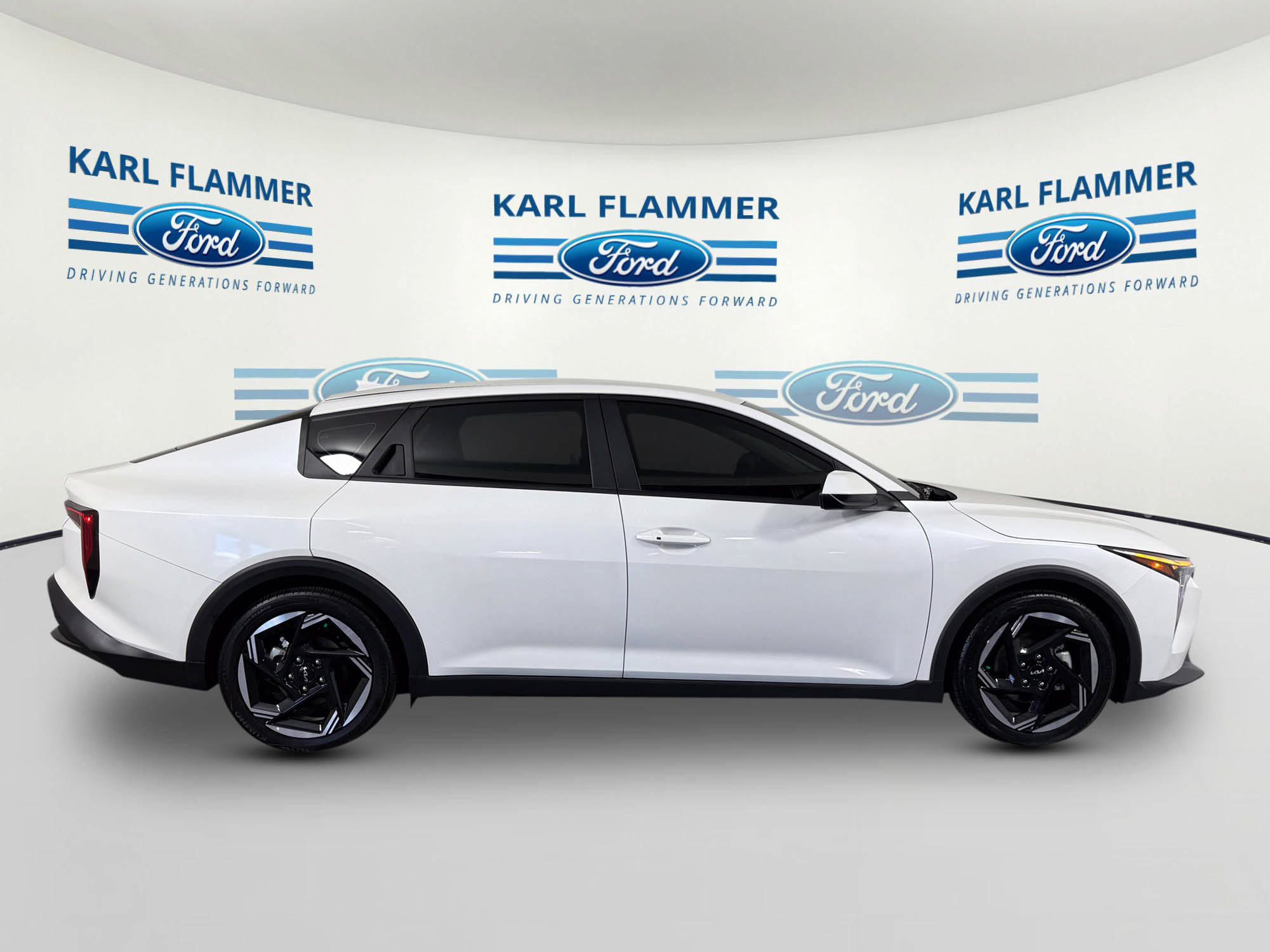 Used 2025 Kia K4 EX FWD image 2
