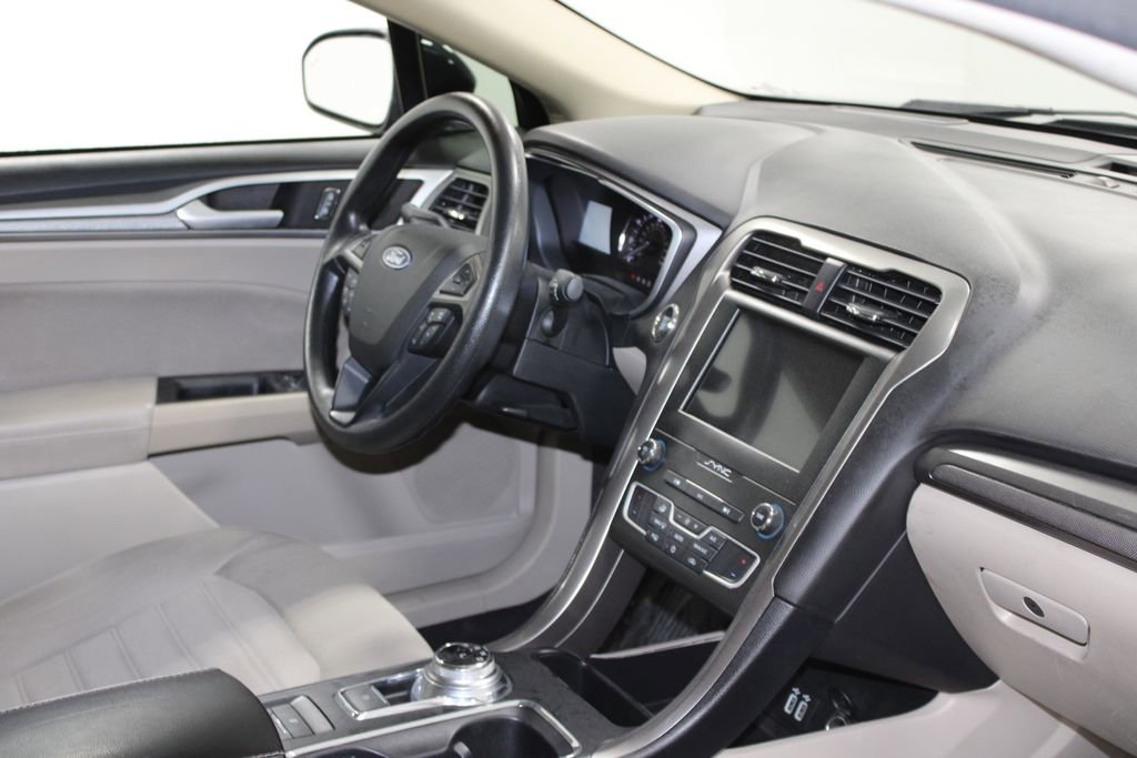 Certified 2020 Ford Fusion SE FWD image 27
