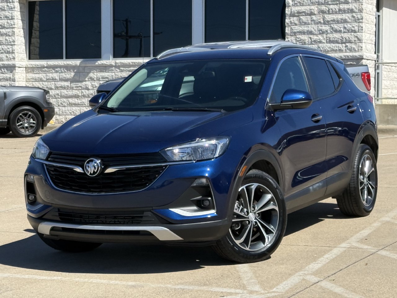 Used 2023 Buick Encore GX Select FWD image 2