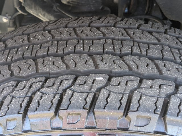 Used 2024 Chevrolet Colorado Trail Boss w/ Technology Package image 12