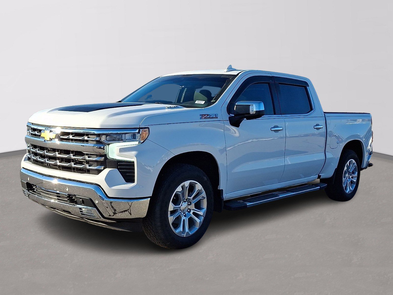 Used 2023 Chevrolet Silverado 1500 LTZ w/ Z71 Off-Road Package image 3