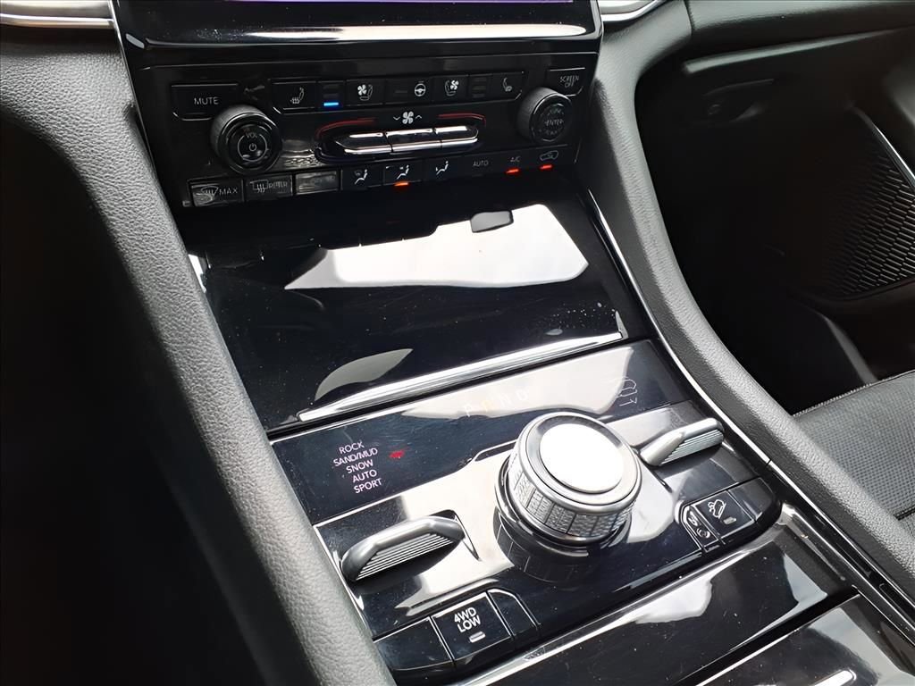 Used 2023 Jeep Grand Cherokee Overland image 23