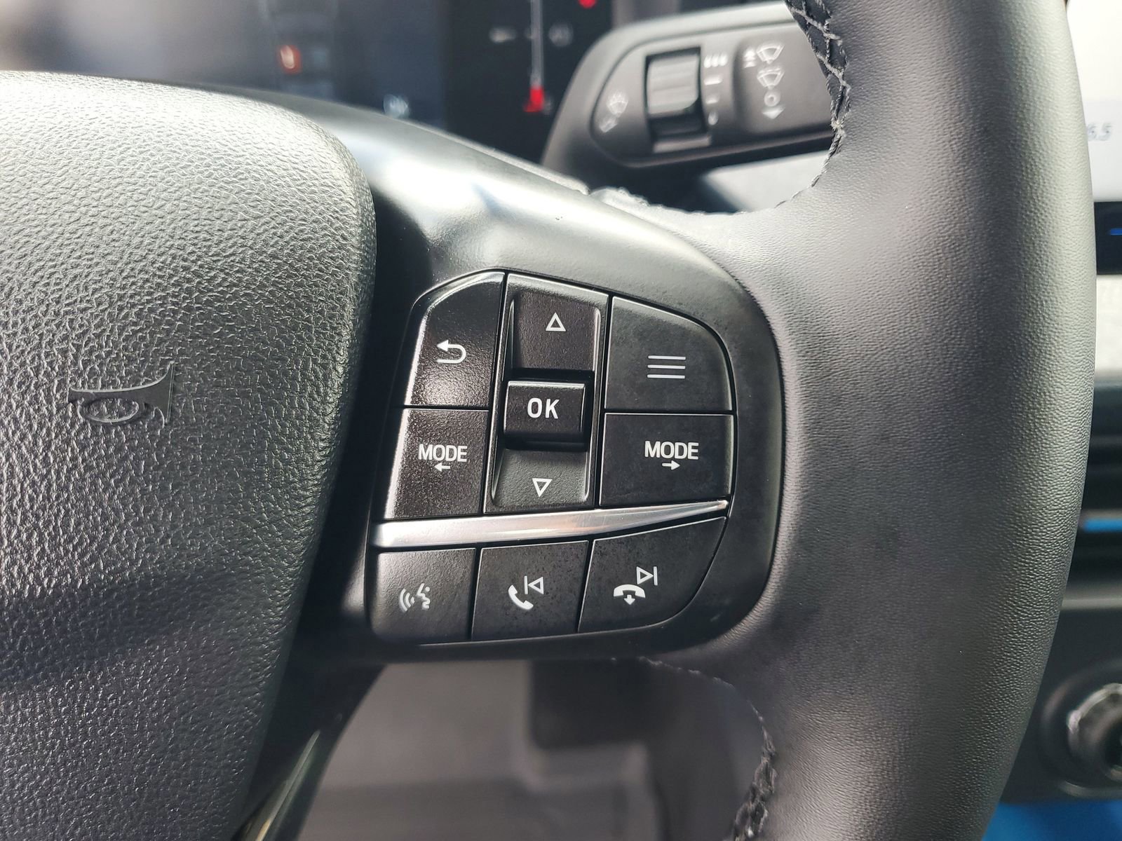 Certified 2025 Ford Maverick XLT w/ Equipment Group 301A AWD/4WD image 19