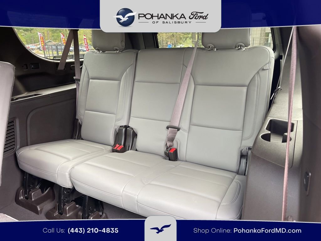 Used 2022 Chevrolet Suburban LT w/ Luxury Package image 23