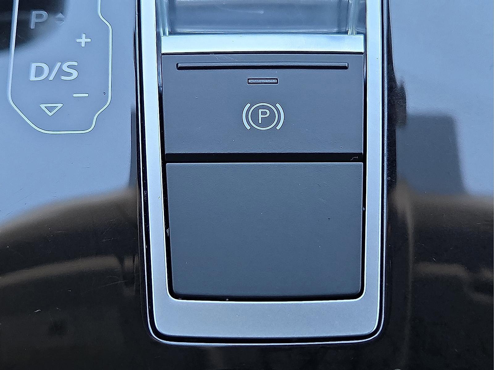 Used 2022 Audi Q8 Premium Plus image 17