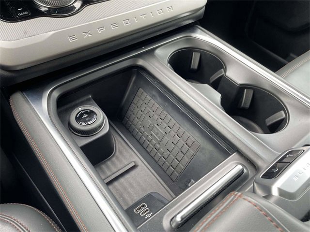 Certified 2025 Ford Expedition Active image 16