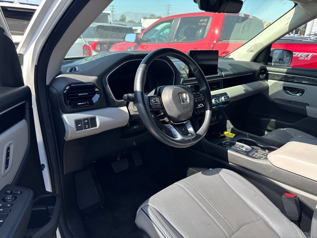 Used 2023 Honda Pilot Elite image 6