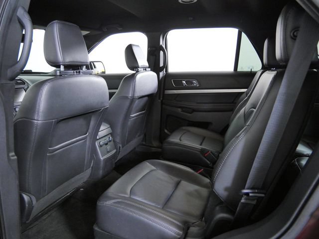 Certified 2018 Ford Explorer XLT w/ Equipment Group 202A AWD/4WD image 17