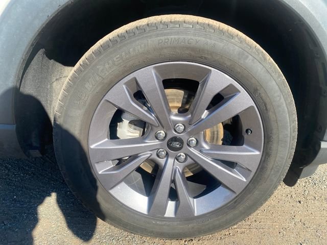 Certified 2022 Ford Explorer XLT w/ Equipment Group 202A image 9