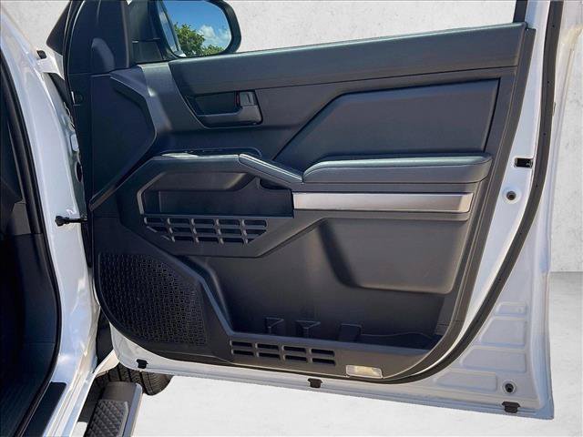 Used 2025 Toyota 4Runner SR5 AWD/4WD image 19