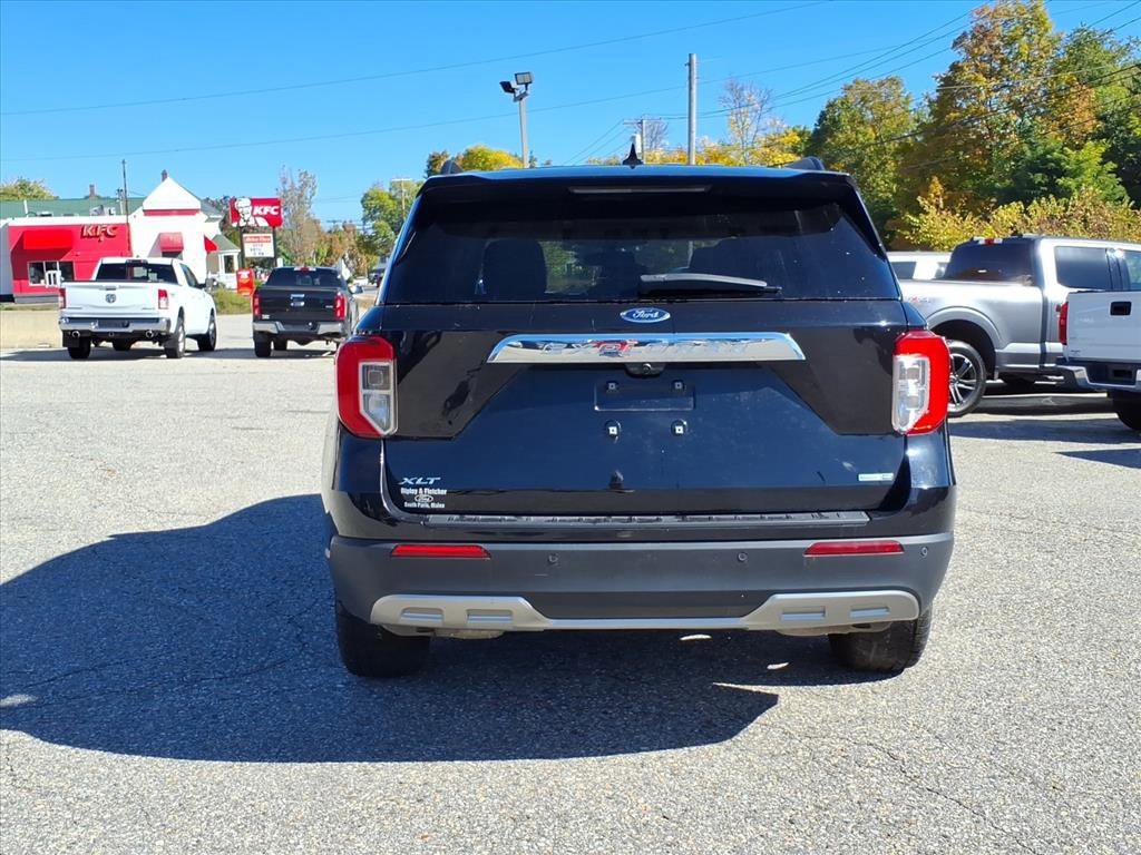 Certified 2020 Ford Explorer XLT w/ Equipment Group 202A image 4
