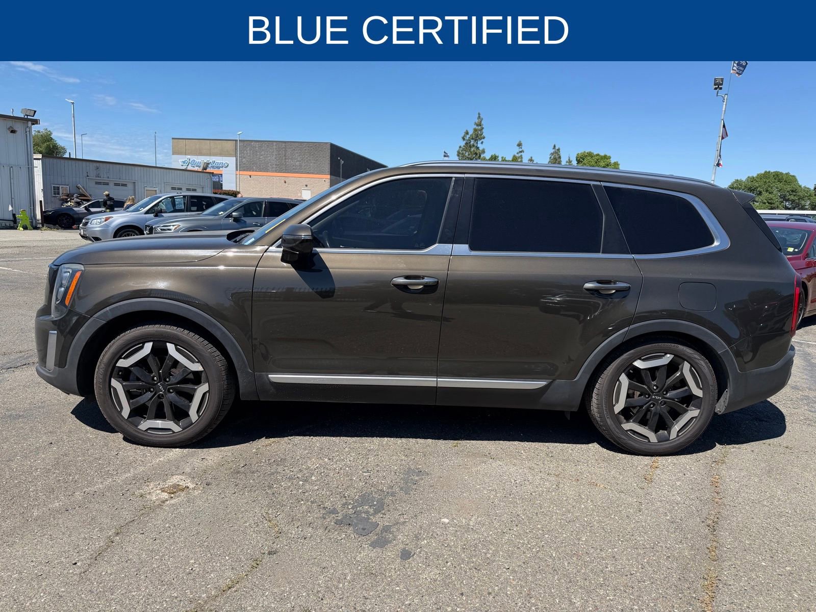 Used 2022 Kia Telluride SX w/ Towing Package AWD/4WD image 2