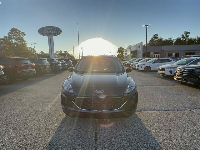 Certified 2022 Ford Escape SE w/ SE Sport Appearance Package AWD/4WD image 10