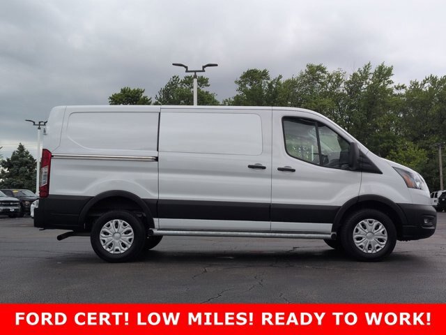 Certified 2025 Ford Transit 250 Low Roof w/ Exterior Upgrade Package RWD image 4