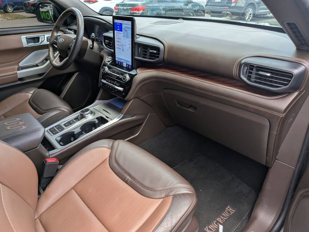 Certified 2024 Ford Explorer King Ranch w/ Technology Package RWD image 13