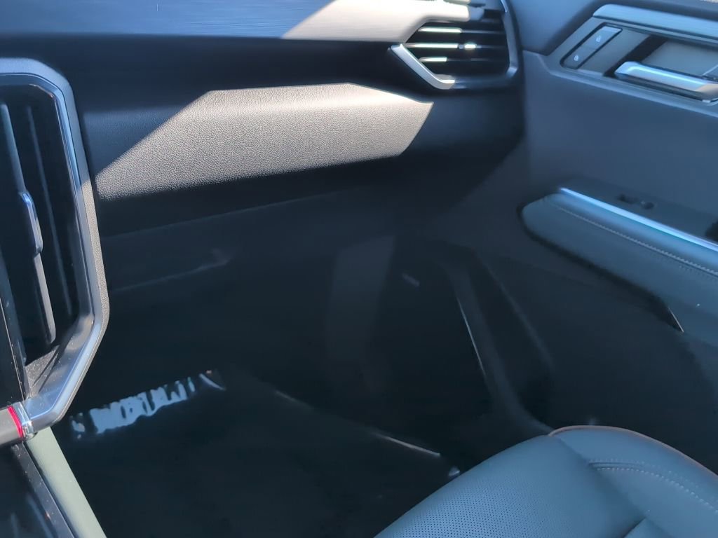 Used 2024 GMC Acadia AT4 w/ Luxury Package image 24