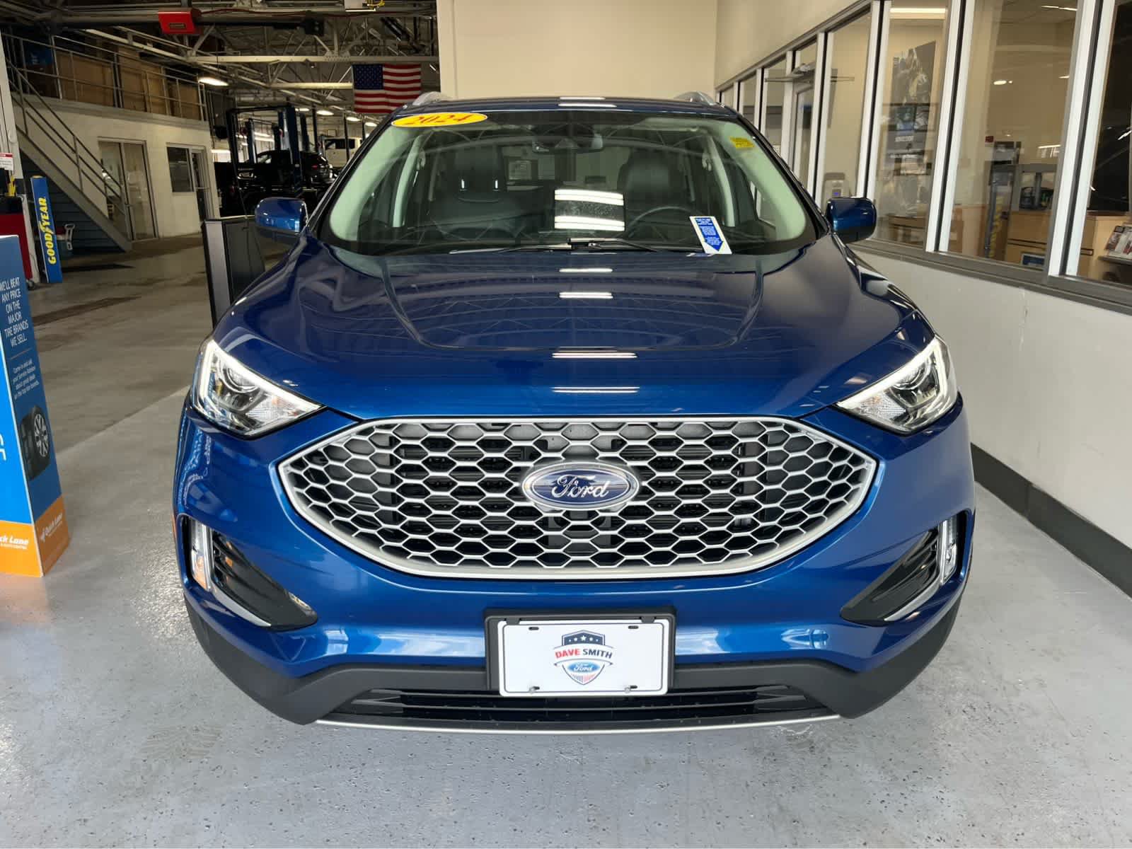 Certified 2024 Ford Edge SEL w/ Convenience Package AWD/4WD image 3