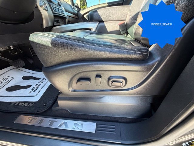 Used 2020 Nissan Titan SL w/ Moonroof Package RWD image 14