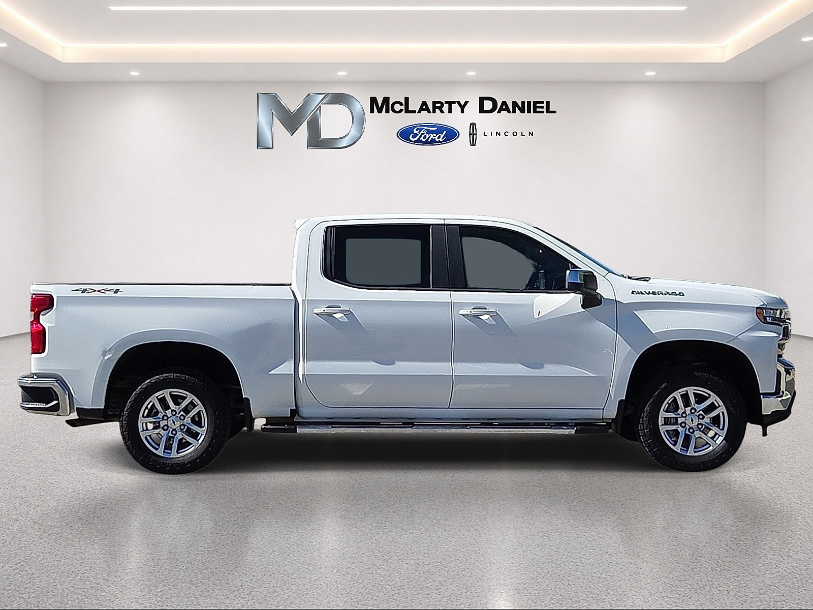 Used 2019 Chevrolet Silverado 1500 LT w/ All-Star Edition AWD/4WD image 6
