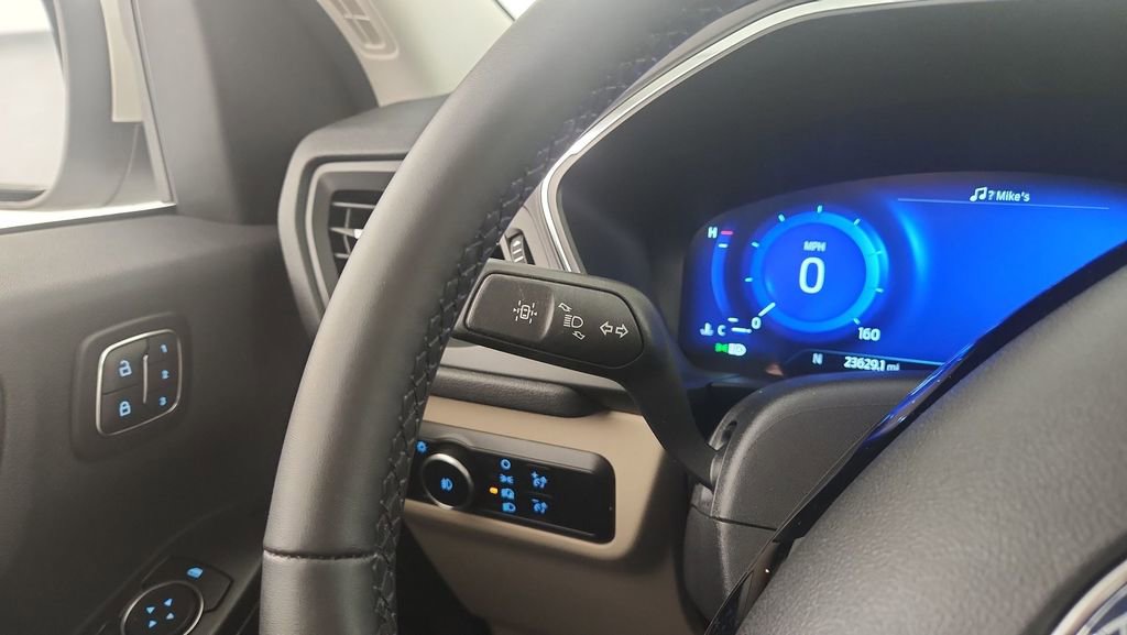 Certified 2022 Ford Escape Titanium w/ Class II Trailer Tow Package image 21