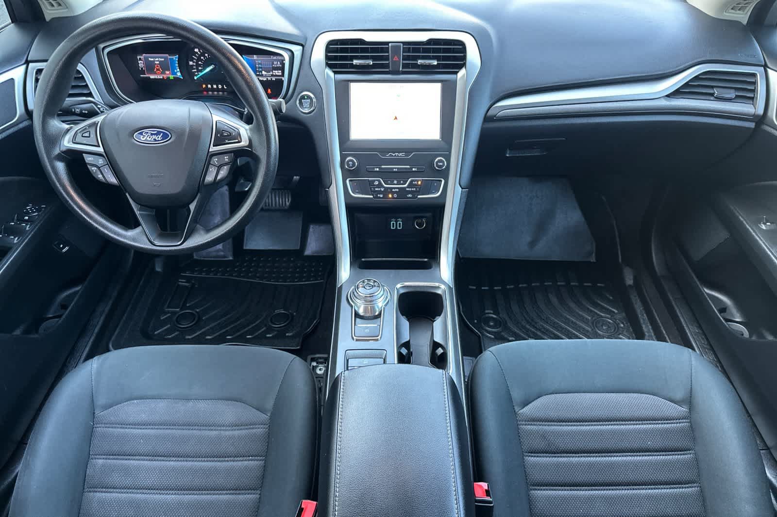 Certified 2020 Ford Fusion SE FWD image 3