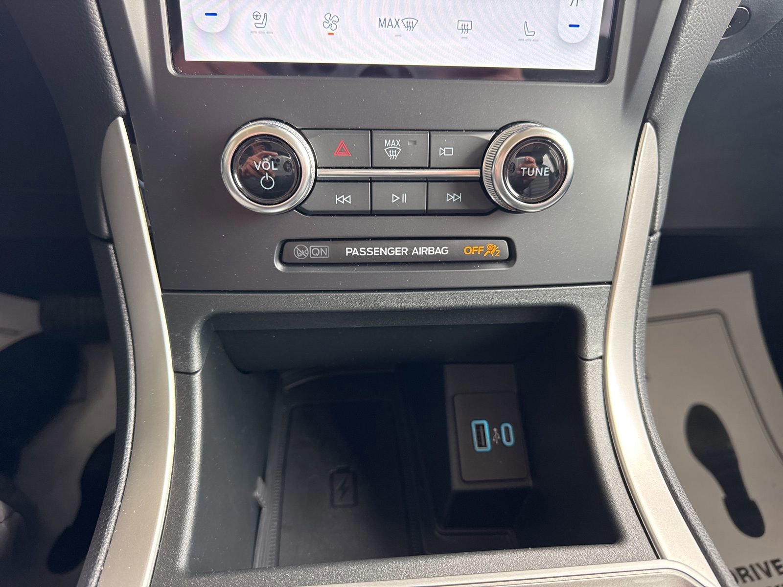 Certified 2024 Ford Edge SEL w/ Convenience Package image 30