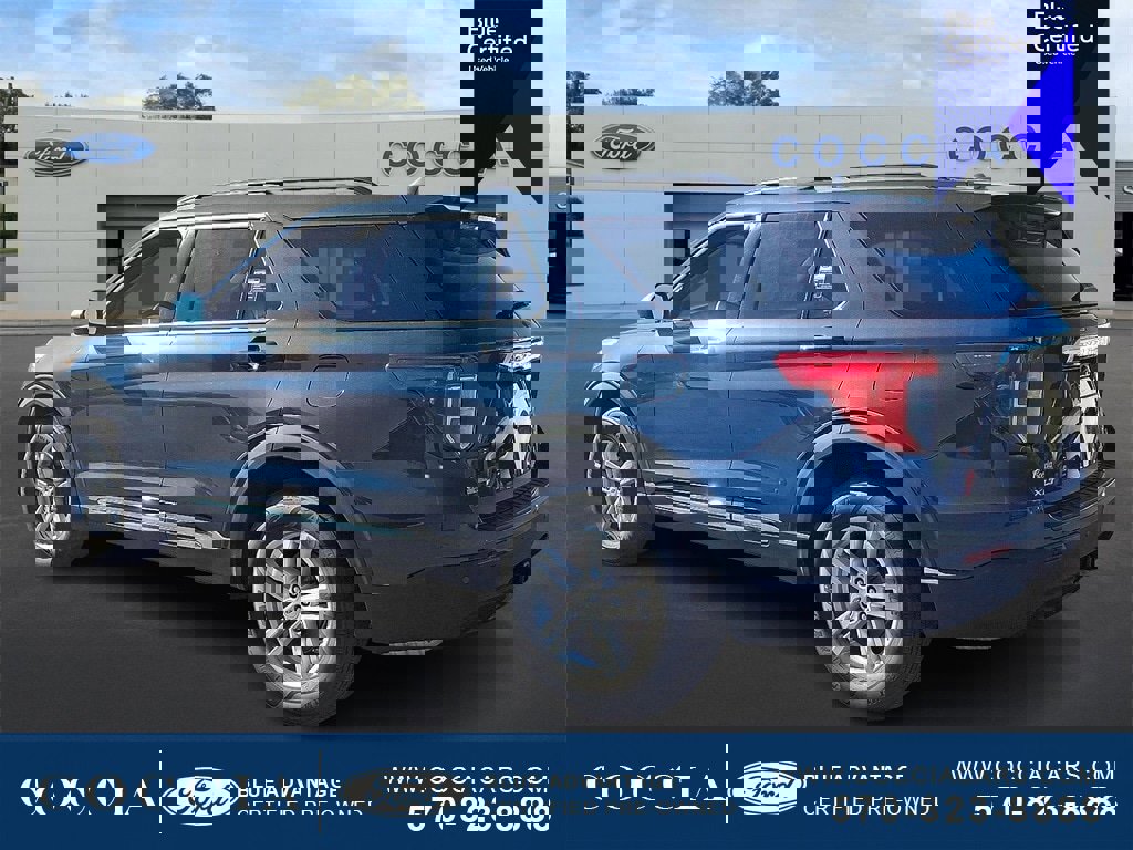 Certified 2022 Ford Explorer XLT w/ Class IV Trailer Tow Package image 3