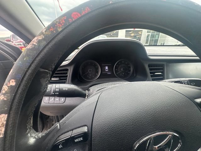 Used 2020 Hyundai Elantra Value Edition w/ Winter Weather Package FWD image 31