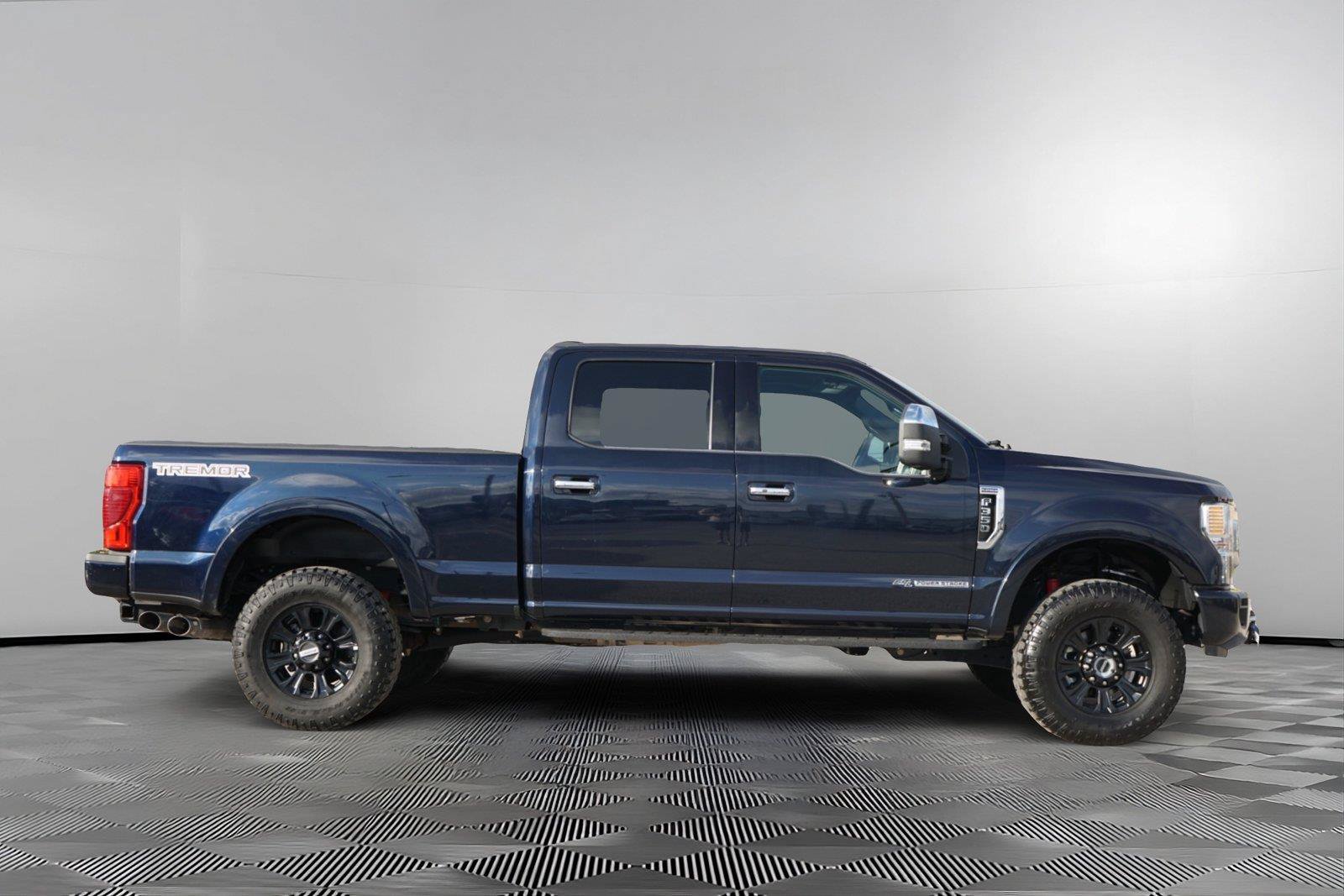 Certified 2022 Ford F350 Platinum w/ Tremor Off-Road Package AWD/4WD image 4