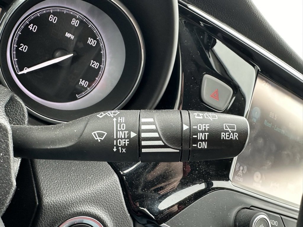 Used 2020 Buick Envision Essence image 25