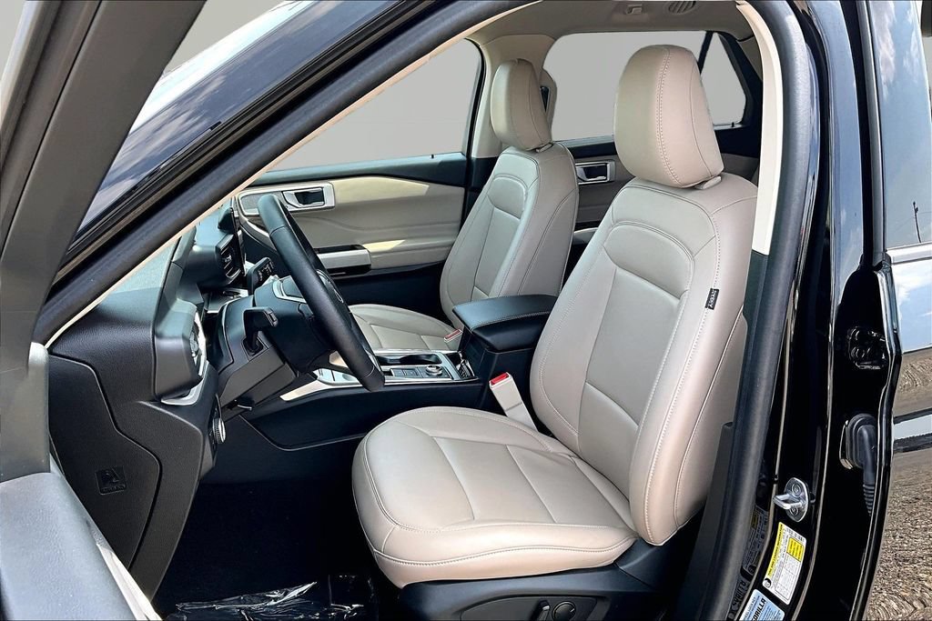 Certified 2024 Ford Explorer XLT w/ Equipment Group 202A AWD/4WD image 25