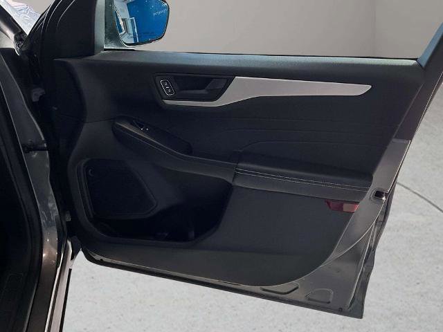 Certified 2022 Ford Escape SE w/ SE Sport Appearance Package image 17